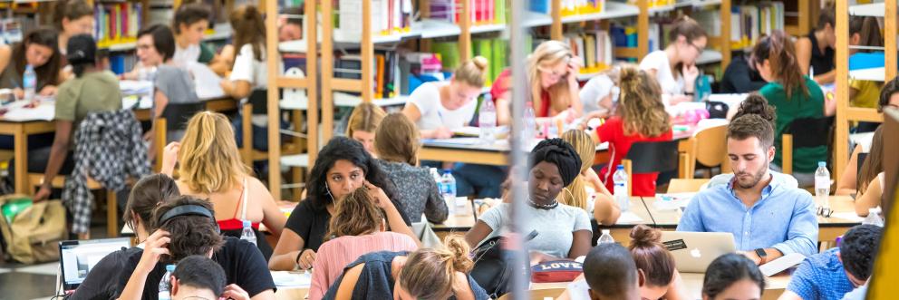 Bibliothèque de la Pitié-Salpêtrière Etudiants en médecine, bibliothèque de la Pitié-Salpêtrière