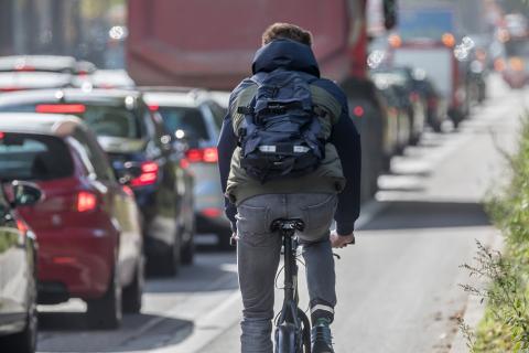 Pollution cyclistes piétons © Shutterstock Pollution cyclistes piétons © Shutterstock
